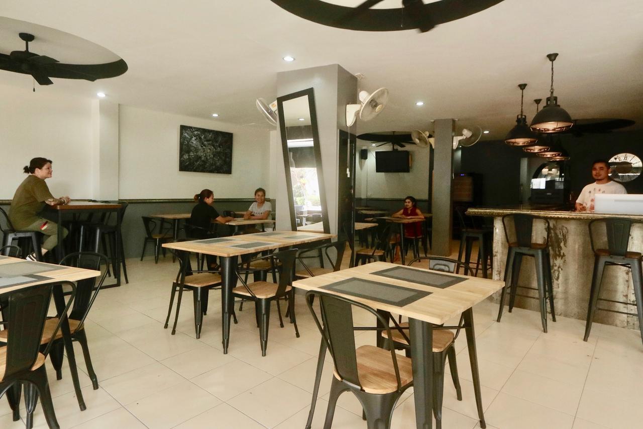 C&C Residence Bistro Restaurant Pattaya Dış mekan fotoğraf
